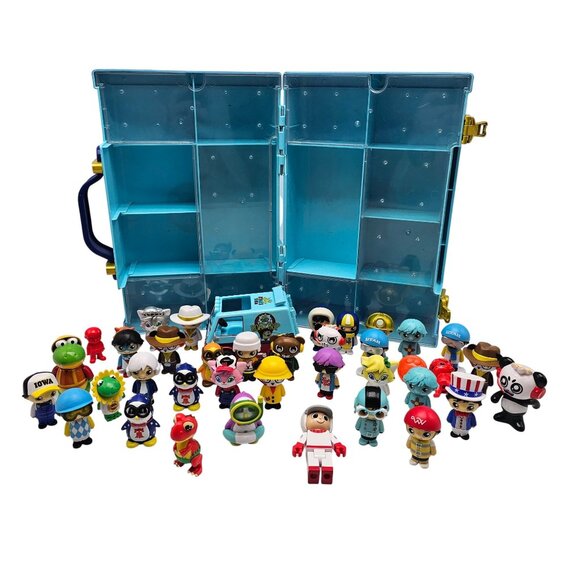 2020 Ryan's World Miniature Collectible Figures With Carrying Case Toy Van USED - Picture 1 of 11